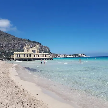 شقة Mondello Valdesi باليرمو